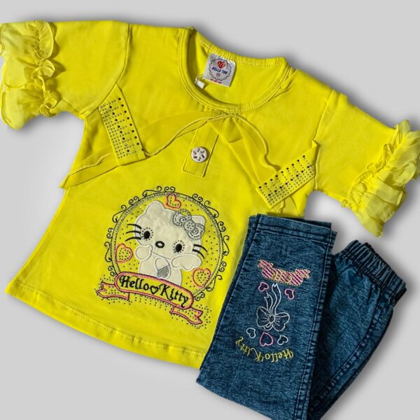 Hello Kitty outfit Yellow